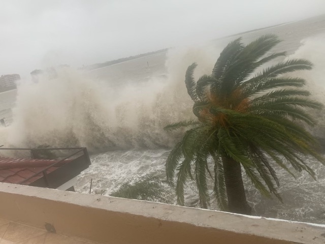 600 waves La Peninsula Naples Florida